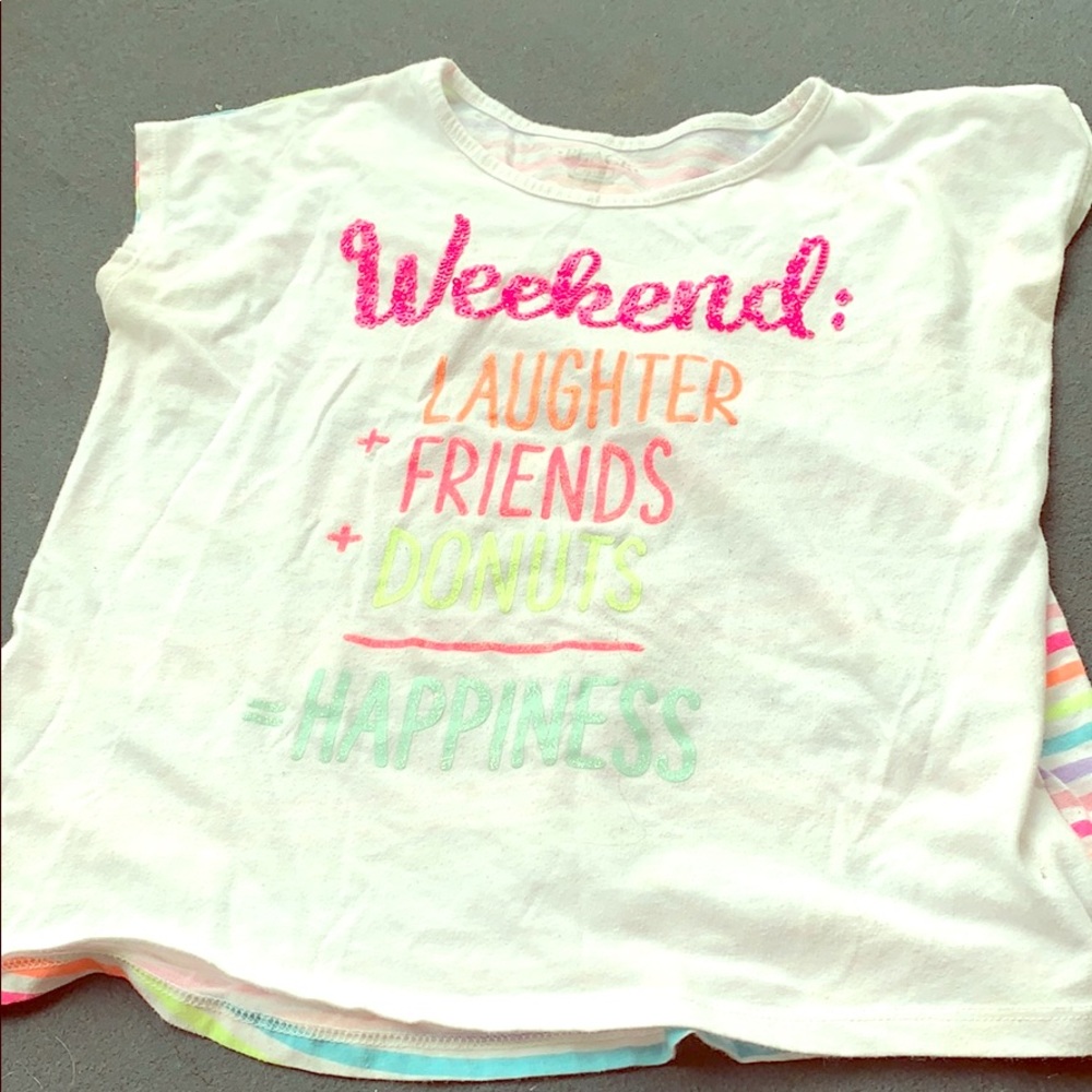 A multicolored tee-shirt